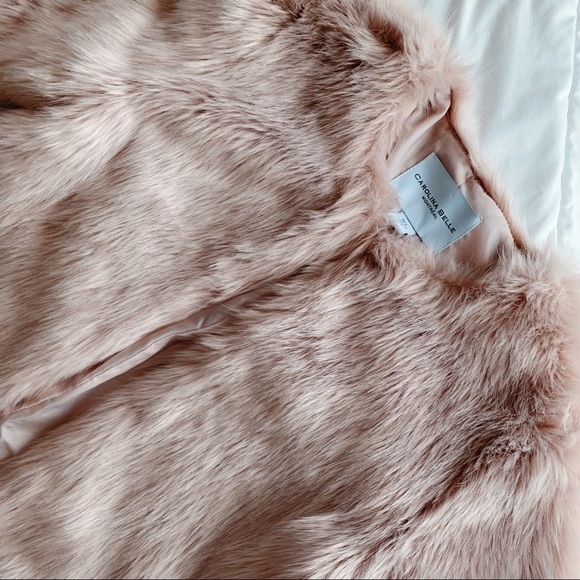 Soft pink faux fur ladies coat - Picture 3 of 4